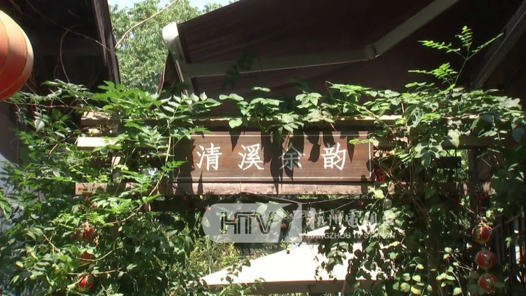 DƬ